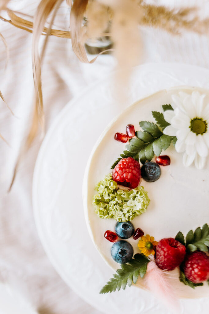 tort malinowy premium